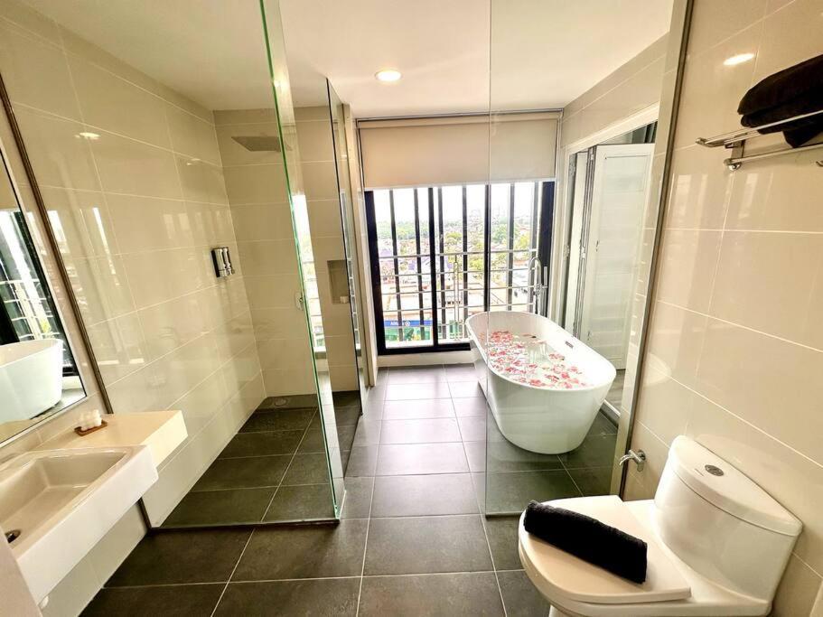 Pangsapuri Midvalley Mosaic Southkey Muji W 3br Bathtub By Our *